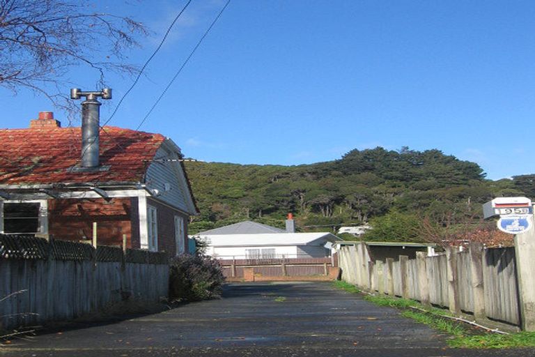 Photo of property in 195b Whites Line East, Waiwhetu, Lower Hutt, 5010