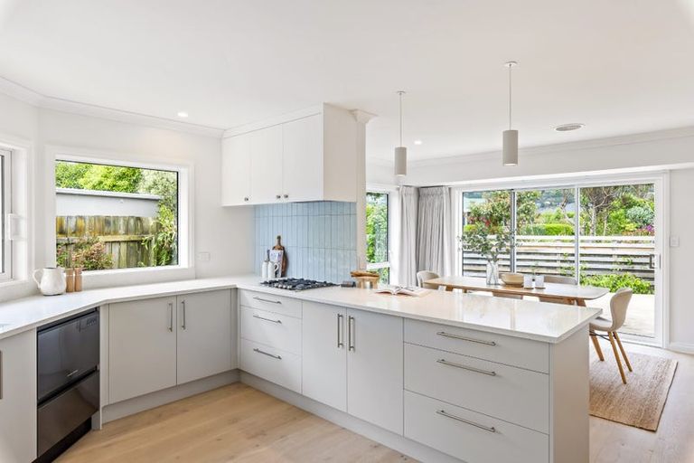 Photo of property in 13 Runanga Grove, Waikanae, 5036