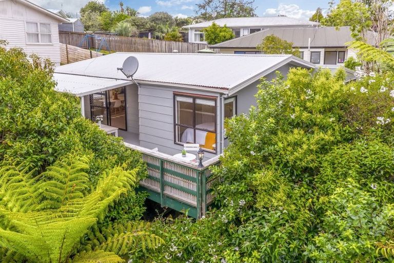 Photo of property in 2/88 Lauderdale Road, Birkdale, Auckland, 0626