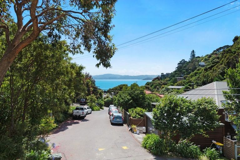 Photo of property in 47 Rona Street, Eastbourne, Lower Hutt, 5013