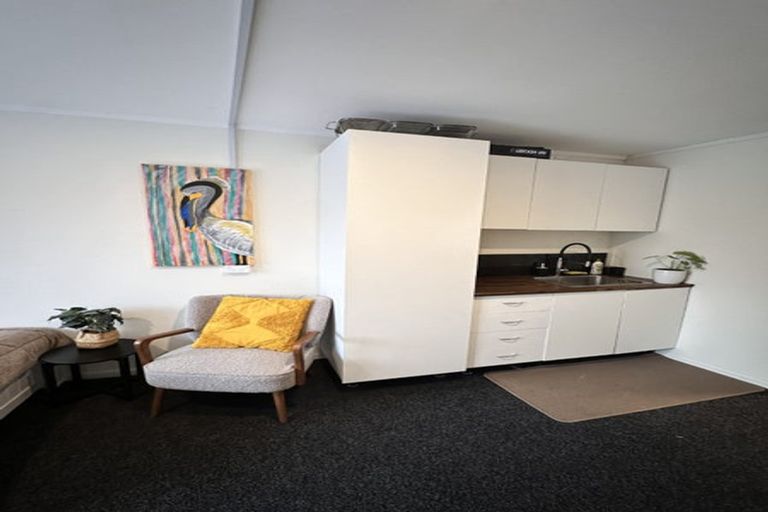 Photo of property in 2b Glen Road, Ranui, Auckland, 0612