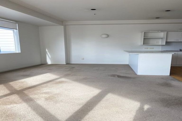 Photo of property in Seaview Apartments, 9d/4 Short Street, Auckland Central, Auckland, 1010
