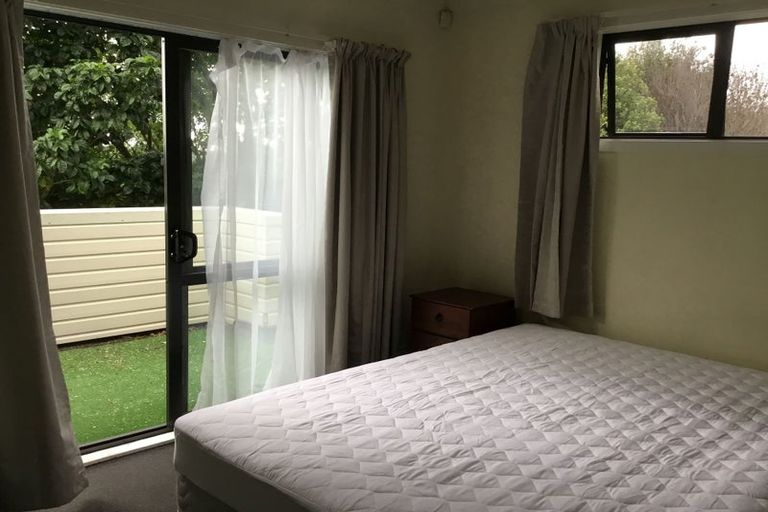 Photo of property in 8b Schnapper Rock Road, Schnapper Rock, Auckland, 0632