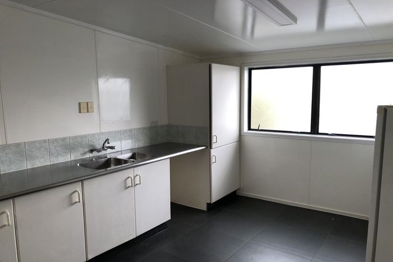 Photo of property in 52 Northcote Road, Northcote, Christchurch, 8052