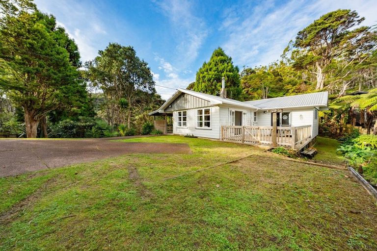 Photo of property in 2 Ocean View Road, Huia, Auckland, 0604