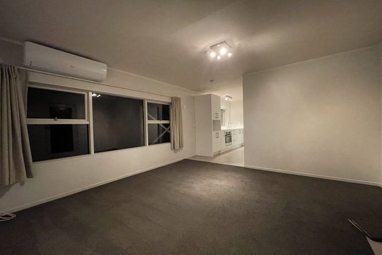 Photo of property in 9 Seaview Road, Castor Bay, Auckland, 0620