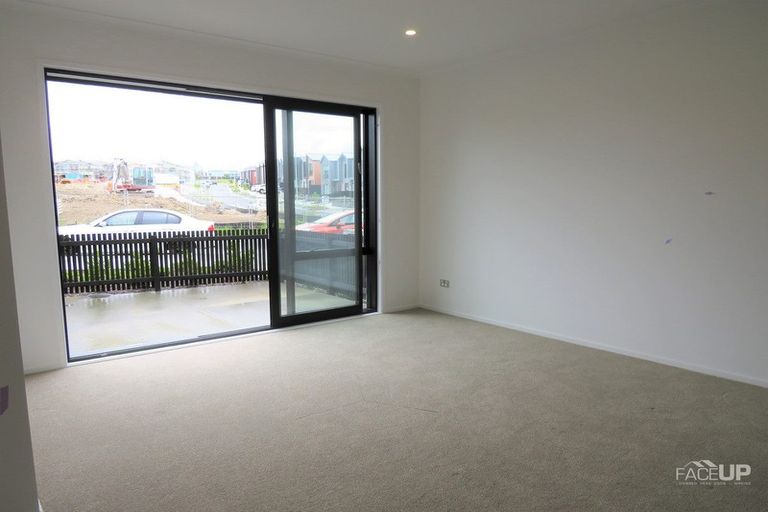 Photo of property in 16 Nugget Avenue, Hobsonville, Auckland, 0616