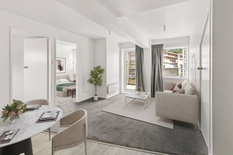 Photo of property in 32 Lynda Avenue, Paparangi, Wellington, 6037