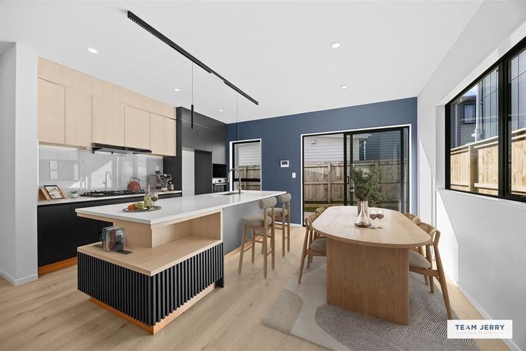 Photo of property in 339b Bucklands Beach Road, Bucklands Beach, Auckland, 2012