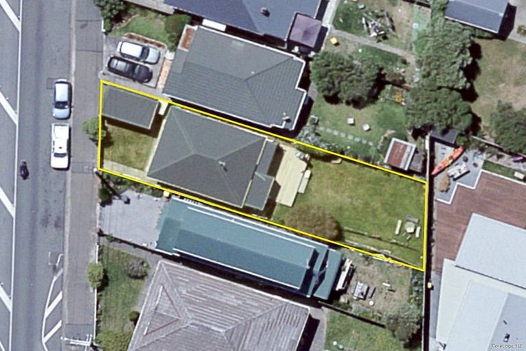 Photo of property in 109 Onepu Road, Lyall Bay, Wellington, 6022