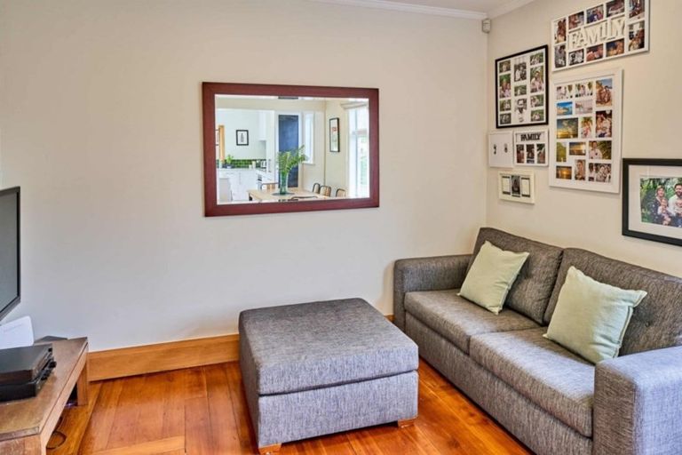 Photo of property in 7 Finnimore Terrace, Vogeltown, Wellington, 6021