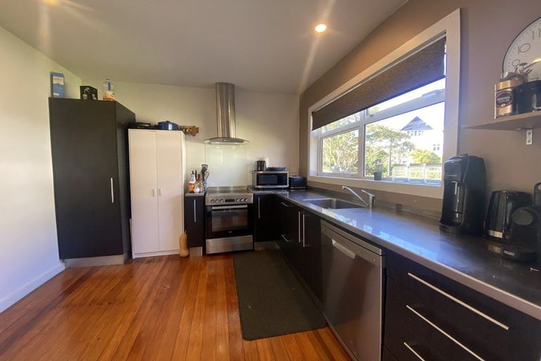 Photo of property in 34 Barrett Street, Westown, New Plymouth, 4310