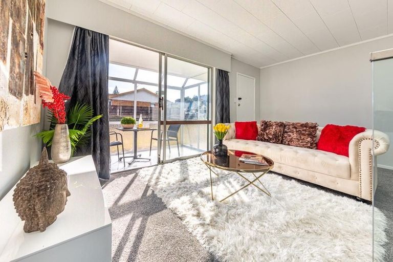 Photo of property in 4/111 Great South Road, Manurewa, Auckland, 2102