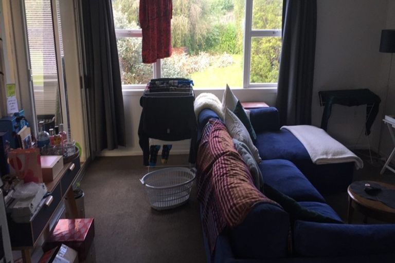 Photo of property in 2/17 Scarboro Terrace, Murrays Bay, Auckland, 0630