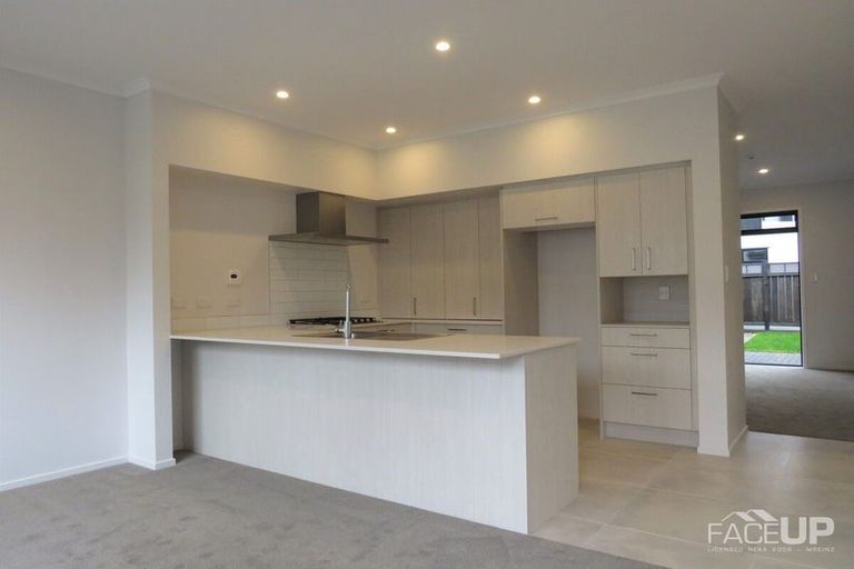 Photo of property in 11 Pukewhero Rise, Westgate, Auckland, 0614