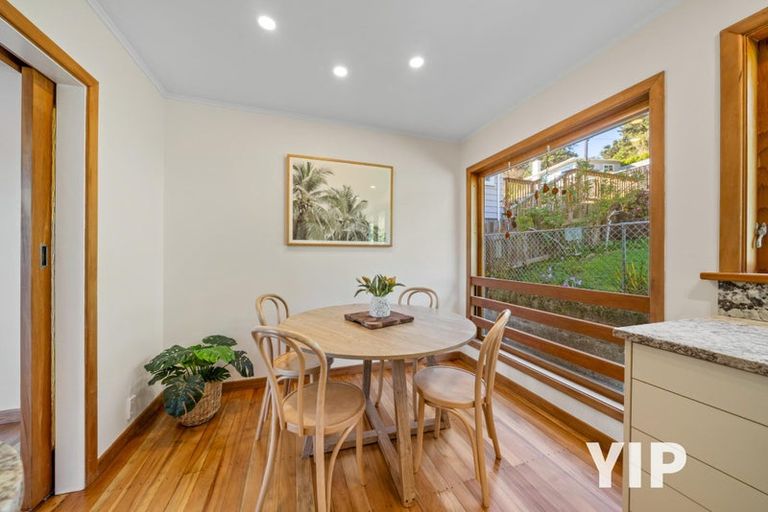 Photo of property in 10 Omega Street, Newlands, Wellington, 6037