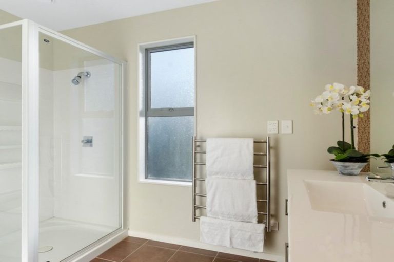 Photo of property in 22 Wonderview Road, Leigh, 0985