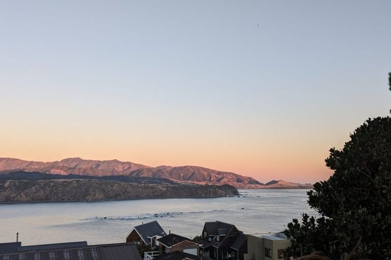 Photo of property in 8 Bowes Crescent, Strathmore Park, Wellington, 6022