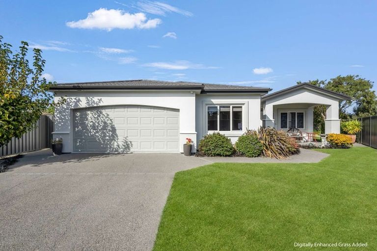 Photo of property in 28 Delta Mews Place, Clive, 4102