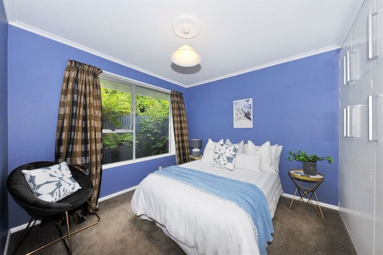 Photo of property in 35 Montclare Avenue, Avonhead, Christchurch, 8042