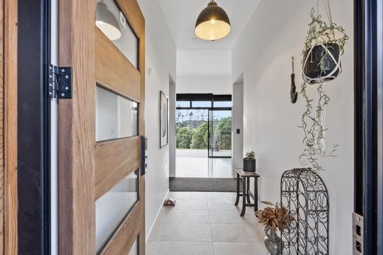 Photo of property in 30 Carnell Place, Mangawhai, Kaiwaka, 0573