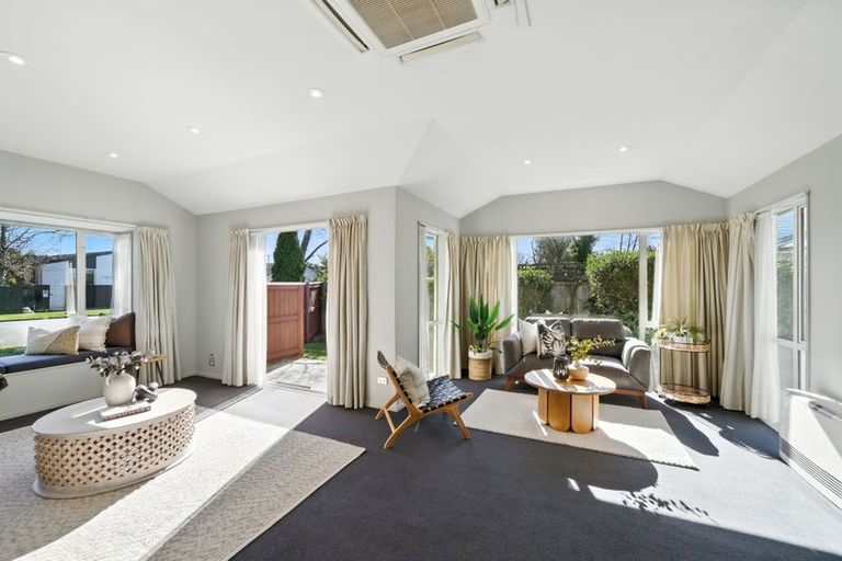 Photo of property in 36 Withells Road, Avonhead, Christchurch, 8042