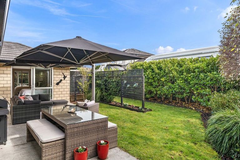 Photo of property in 25 Waitemata Drive, One Tree Point, 0118