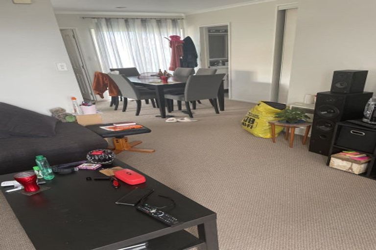 Photo of property in 18 Lorikeet Place, Unsworth Heights, Auckland, 0632