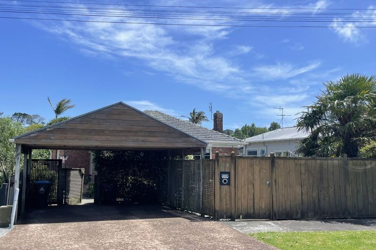 Photo of property in 54 Amaru Road, One Tree Hill, Auckland, 1061