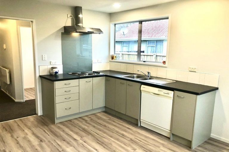 Photo of property in 33 Pensacola Crescent, Broomfield, Christchurch, 8042