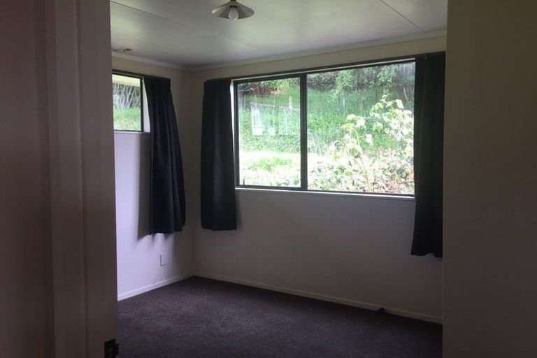 Photo of property in 21 Ongo Road, Hunterville, 4730