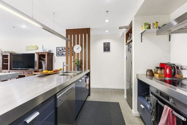 Photo of property in Piermont Apartments, 3b/82 Cable Street, Te Aro, Wellington, 6011