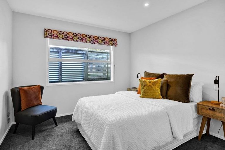 Photo of property in 17a Winstone Place, Highlands Park, New Plymouth, 4312