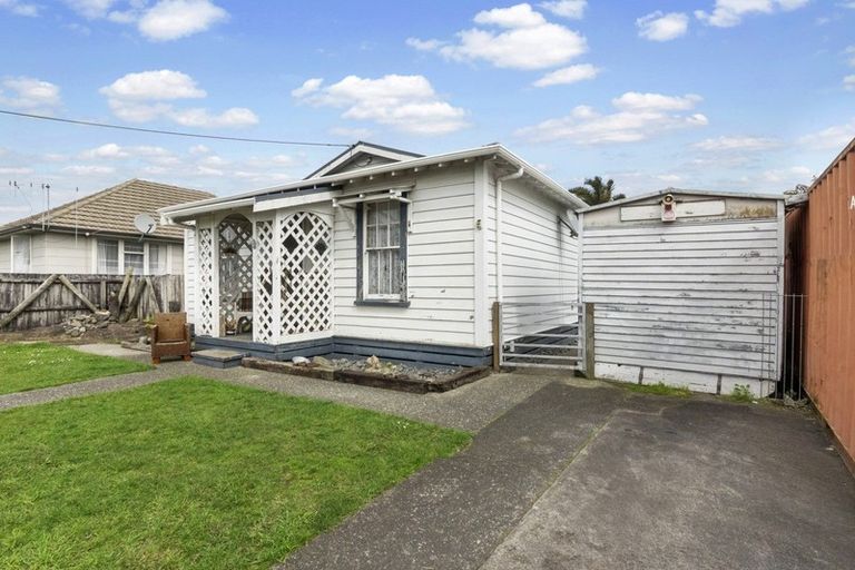 Photo of property in 1 Takahe Street, Frankton, Hamilton, 3204