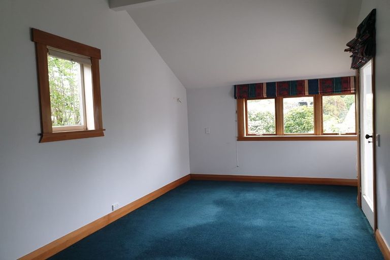 Photo of property in 33 Seaview Terrace, Northland, Wellington, 6012