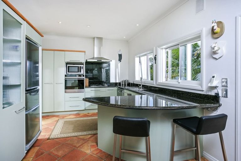 Photo of property in 41c Seaview Avenue, Northcote, Auckland, 0627