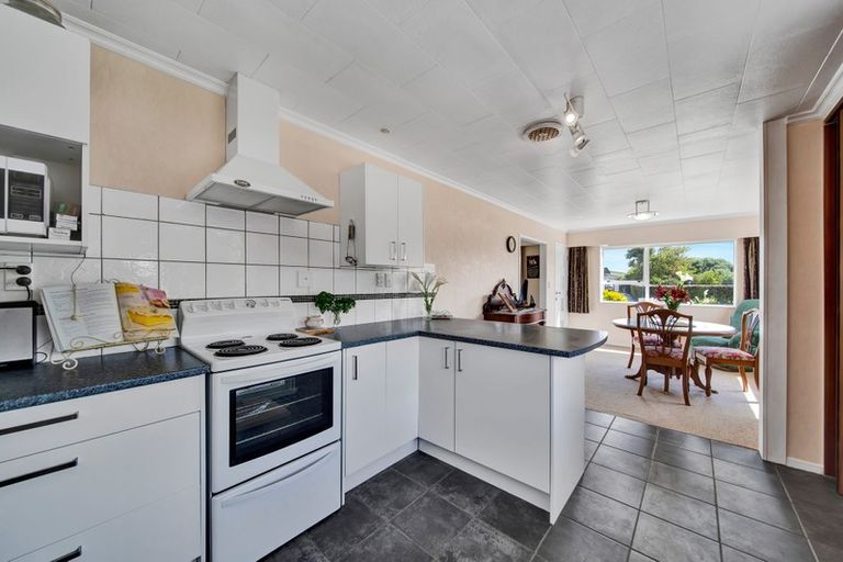 Photo of property in 3 Green Lane, Hawera, 4610