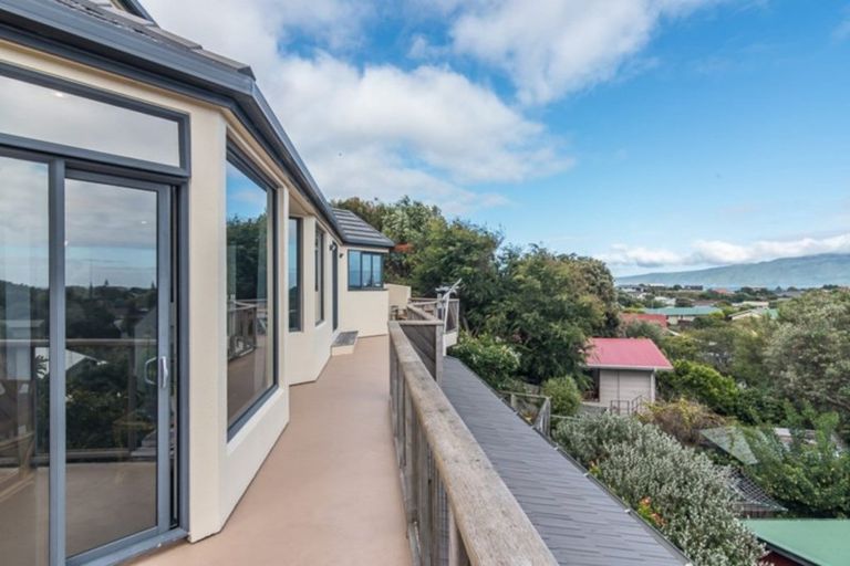 Photo of property in 7 Sunset Terrace, Waikanae Beach, Waikanae, 5036