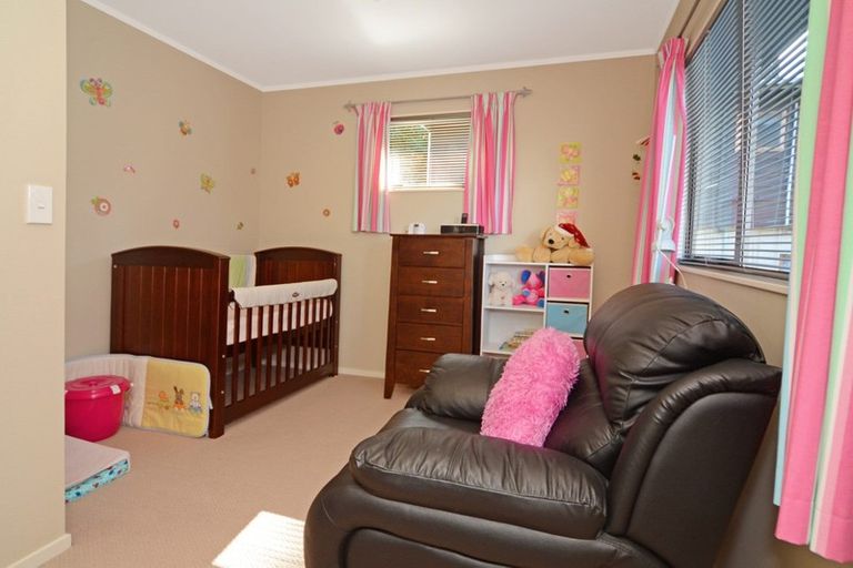 Photo of property in 1/122 Manuka Road, Bayview, Auckland, 0629