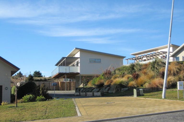 Photo of property in 11 Bob Lee Place, Wanaka, 9305