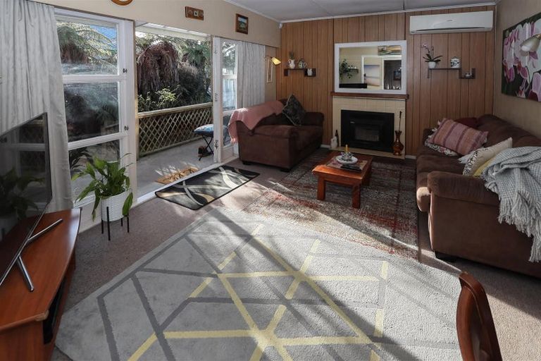 Photo of property in 14 Charles Road, Hannahs Bay, Rotorua, 3010