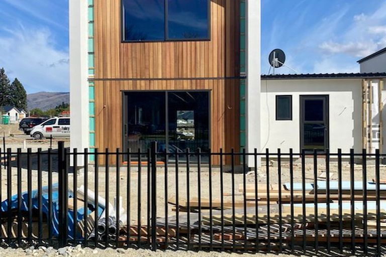 Photo of property in 28 Wallis Drive, Cromwell, 9310