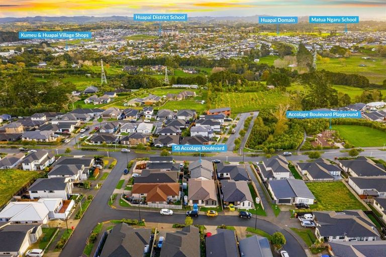 Photo of property in 58 Accolage Boulevard, Kumeu, 0810