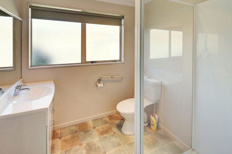 Photo of property in Holdsworth Villas, 34/2 William Donald Drive, Solway, Masterton, 5810