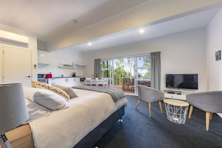 Photo of property in 2/59 Jaemont Avenue, Te Atatu South, Auckland, 0610