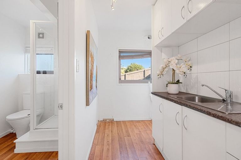 Photo of property in 4 The Esplanade, Campbells Bay, Auckland, 0630