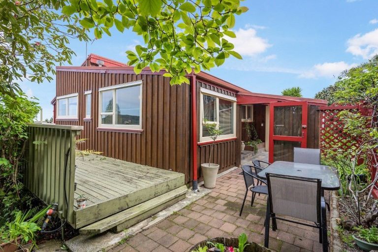 Photo of property in 10 Gregory Lane, Whangamata, 3691