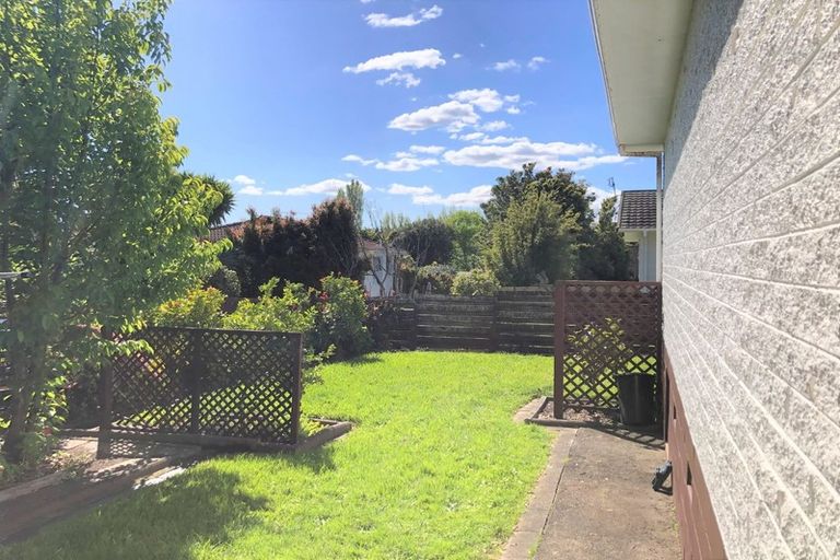 Photo of property in 3/191 Lake Road, Belmont, Auckland, 0622