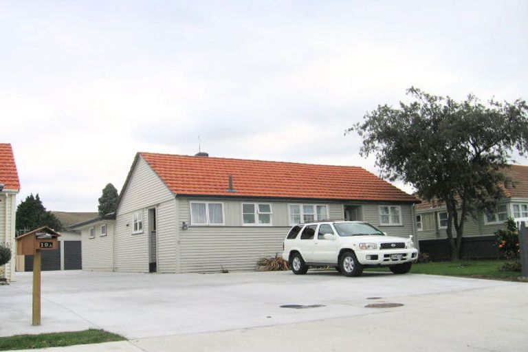 Photo of property in 17 Hammond Road, Taradale, Napier, 4112