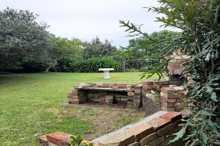 Photo of property in 169 Howard Road, Orere Point, Papakura, 2585